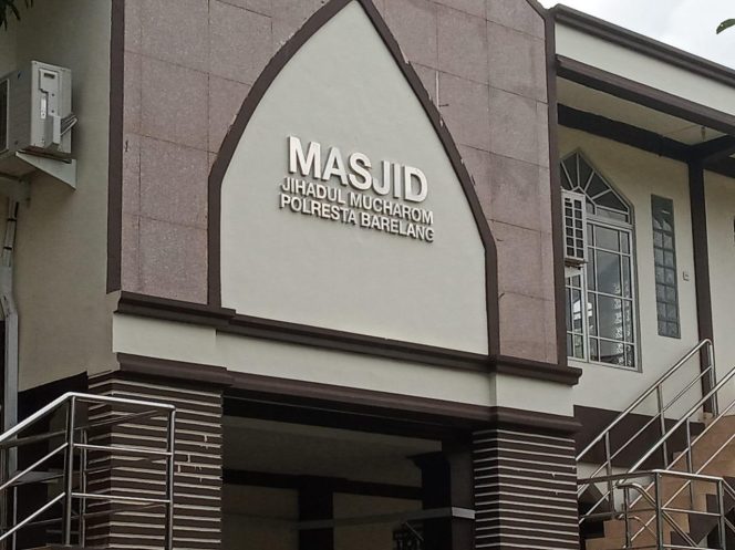 
					Pelaksanaan Pemotongan Hewan Qurban Idul Adha 1442 H Mesjid Polresta Barelang Dan Di Intonasi Oleh Pstore