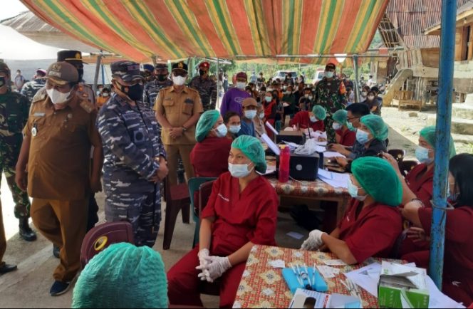 
					TNI AL Lantamal I Belawan Serbu Masyarakat Pesisir Danau Toba Laksanakan Vaksinasi Covid-19