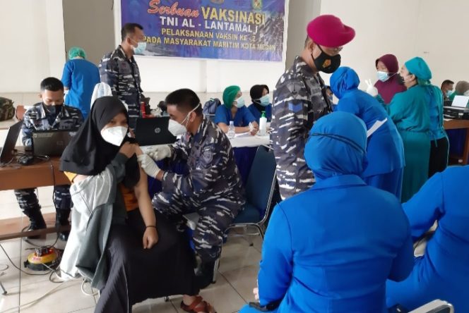 
					TNI AL Kembali Gelar Serbuan Vaksinasi Covid-19 Dosis Ke-2 Kepada Masyarakat Maritim Kota Medan