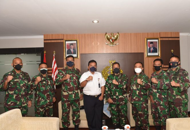 
					Danlantamal I Terima Kunjungan Laksda TNI Dwi Sulaksono Corporate Deputy Direktor of Security PT KAI