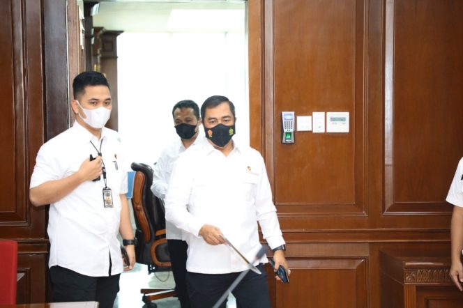 
					Ada 4 Laporan, Bareskrim Mulai Proses YouTuber Muhammad Kece Yang Diduga Hina Islam