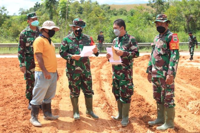 
					Dansatgas TMMD Ke 112 Kodim 0316 Tinjau Perkembangan Sasaran Fisik Di Setokok