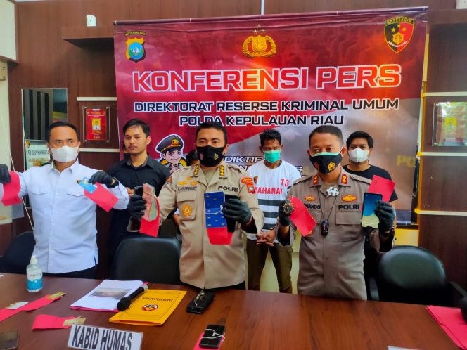
					Tim Gabungan Polda Kepri Berhasil Ungkap Kasus Tindak Pidana Pembunuhan