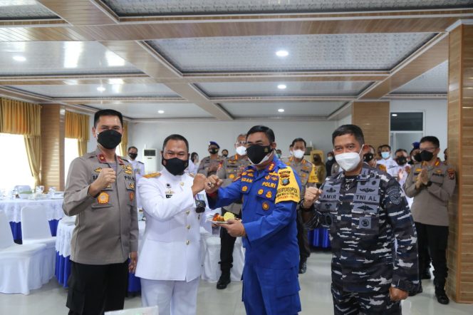 
					Waka Polda Sumut Berikan Surprise di Hari Jadi TNI AL ke-76