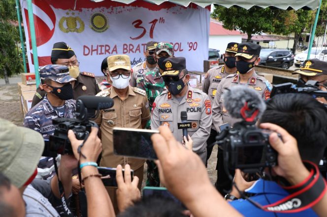 
					30 Ribu Vaksin Digelontorkan Kapolda Sumut Di Kepulauan Nias Selatan