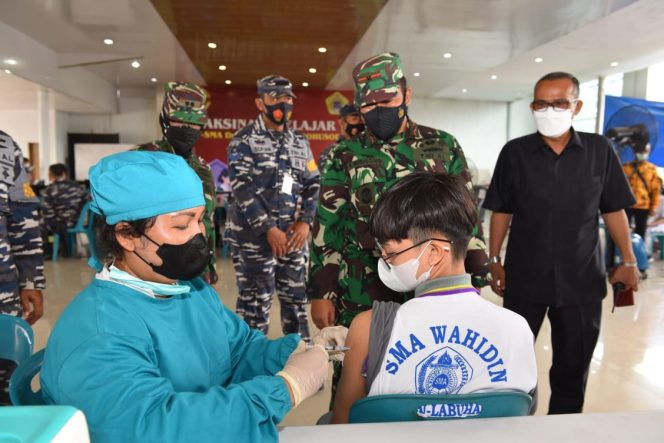 
					Berharap Sekolah Tatap Muka, Giliran Pelajar SMP – SMA Dr. Wahidin Sudirohusodo Dapatkan Serbuan Vaksinasi TNI AL Lantamal I