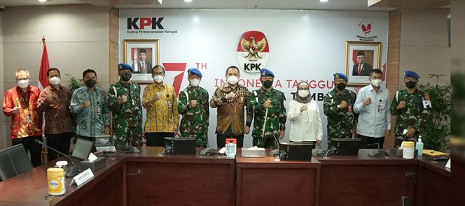 
					KPK Dan TNI Perkuat Sinergisitas Pemberantasan Korupsi