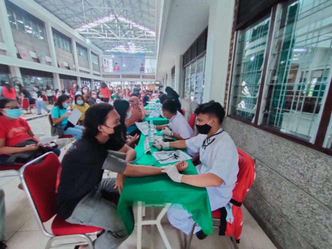 
					Meski Di Hari Libur Polda Sumut Terus Genjot Vaksinasi