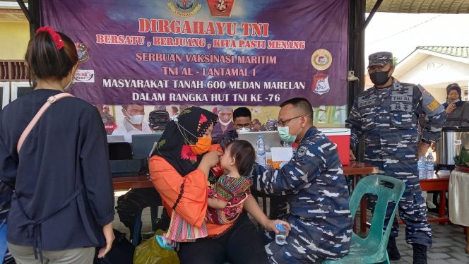 
					Lurah Tanah 600 Medan Marelan Merasa Bangga Dengan Terpenuhinya Keinginan Warga Dapatkan Vaksin Dari TNI AL Lantamal I