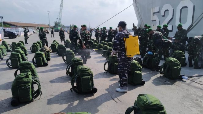 
					KRI Teluk Bintuni-520 Tolak Dari Lantamal I Belawan Bawa Pasukan Pengamanan Perbatasan RI-PNG