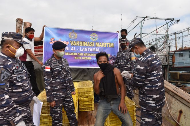 
					Sekitar 88.000 Masyarakat Maritim Telah Berhasil Divaksin Oleh Tim Vaksinator TNI AL  Lantamal I Dan Lanal Jajaran
