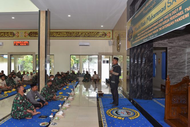 
					Ustadz Muhammad Ali Hasibuan Kocok Perut Personel TNI AL Lantamal I Pada Ceramah Peringatan Maulid Nabi Muhammad SAW 1443 H/2021 M