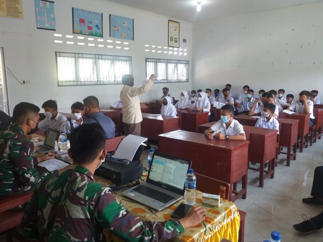 
					TIM VAKSINASI TNI AL LANTAMAL I DUKUNG SERBUAN VAKSIN DOSIS 2 TERHADAP PELAJAR SMPN 39 YOUNG PANAH HIJAU MARELAN