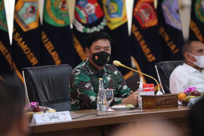 
					DIPIMPIN PANGLIMA TNI DAN KAPOLRI, DANLANTAMAL I IKUTI RAPAT TERBATAS JELANG NATAL DAN TAHUN BARU