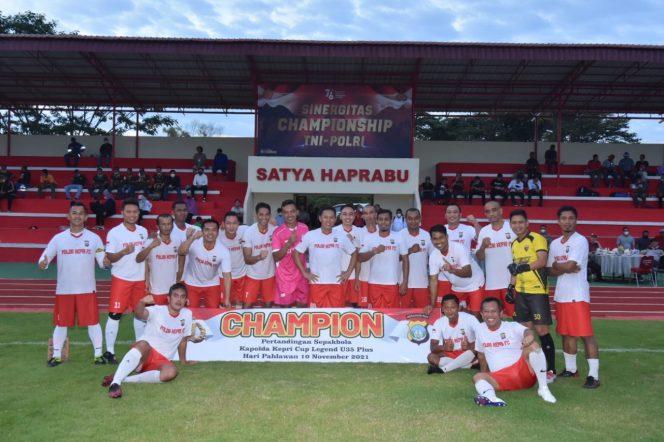 
					Pertandingan Final Turnamen Sepak Bola Kapolda Kepri Legend Cup U35 Plus