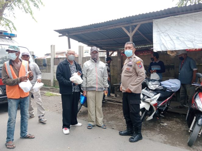 
					Jumat Barokah, Polres Pelabuhan Belawan Adakan Kegiatan Berbagi
