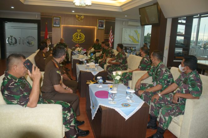 
					WADANLANTAMAL I BELAWAN TERIMA KUNJUNGAN KERJA JAKSA AGUNG MUDA BIDANG PIDANA MILITER