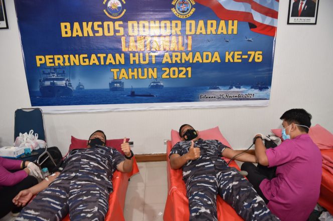 
					SAMBUT HUT ARMADA RI, LANTAMAL I GELAR VAKSINASI DAN DONOR DARAH