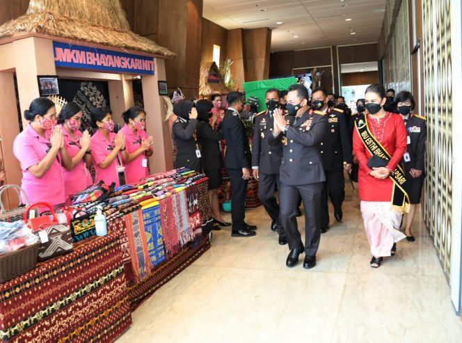 
					Kapolri Soal Event Digelar di RI Ditengah Pandemi : Positif Tumbuhkan Perekonomian Nasional