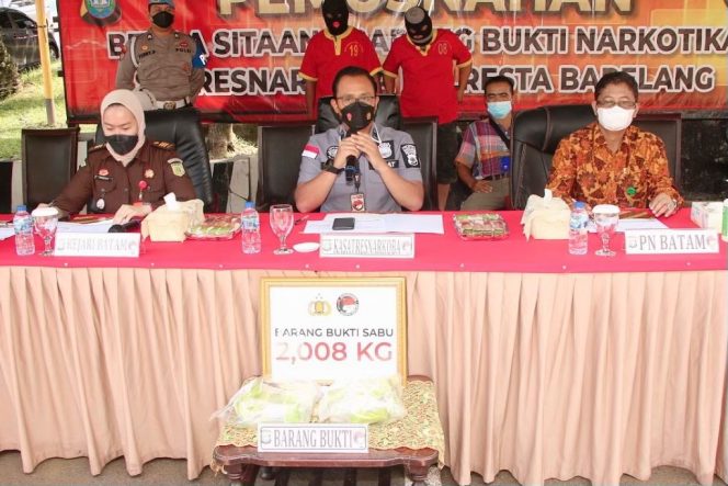 
					Polresta Barelang Musnakan Barang Bukti Sabu Seberat 1,961 Gram