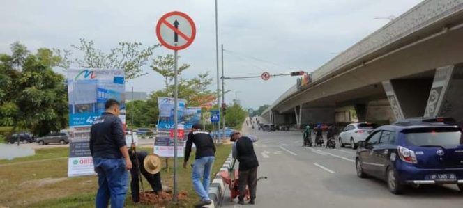 
					Pemko Tambah Rambu Lalu Lintas Di Laluan Madani