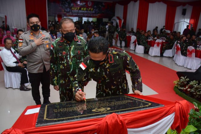 
					Peringatan HUT Brimob Polri Ke-76 Di Mako Sat Brimob Polda Kepri