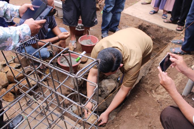 
					Sekda Takalar lakukan Peletakan Batu Pertama Pembangunan Masjid Al-Hidayah Anjarowwa Malewang