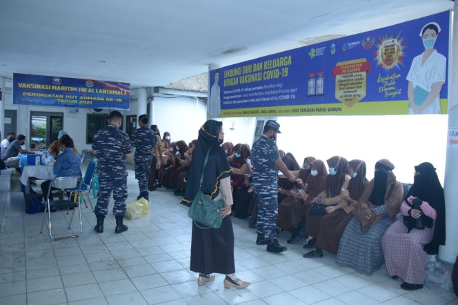 
					LANTAMAL I BELAWAN TERUS GIATKAN VAKSINASI COVID -19