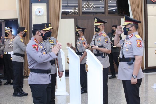 
					Ket foto: Kapolri Jenderal Listyo Sigit Prabowo di Gedung Rupatama Mabes Polri, Jakarta Selatan, Rabu (29/12/2021). (DivHumPol)