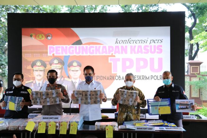 
					Bareskrim Sita Duit Rp338 Miliar Dari Pencucian Uang Kasus Narkotika Dan Obat Ilegal