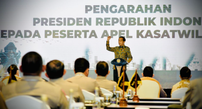 
					Ket foto: Presiden RI, Joko Widodo saat menyampaikan arahan kepada Kasatwil di Bali seperti dilihat di video yang ditayangkan di akun YouTube Sekretariat Presiden, Jumat (3/12/2021). (DivHumPolri)