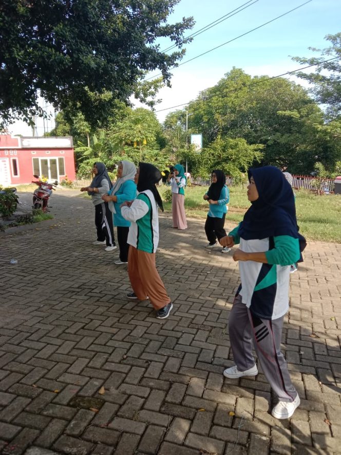 
					Anggota PKK Desa Timbusen Tetapkan Senam Bersama Setiap Hari Jumat
