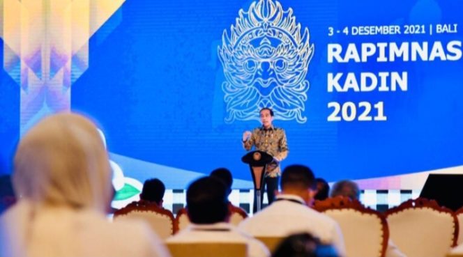 
					Ket foto: Presiden Joko Widodo membuka Rapat Pimpinan Nasional (Rapimnas) Kamar Dagang dan Industri (Kadin) Indonesia Tahun 2021 yang digelar di Bali Nusa Dua Convention Center (BNDCC), Kabupaten Badung, Provinsi Bali, pada Jumat, 3 Desember 2021. (BPMI Setpres/Laily Rachev)