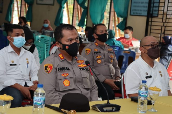 
					Kapolres Pelabuhan Belawan Hadiri Giat Vaksin Serentak Di Kel Tanjung Mulia