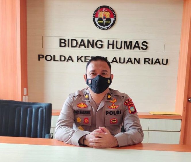 
					Ket foto: Kasubbid Penmas Bidhumas Polda Kepri, Kompol Robby Topan Manusiwa, S.Ik.