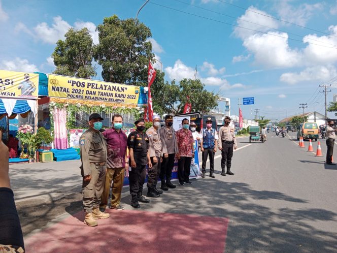 
					Giat Jumat Barokah, Polres Pelabuhan Belawan Berbagi Di Pos Pam Bandar Deli
