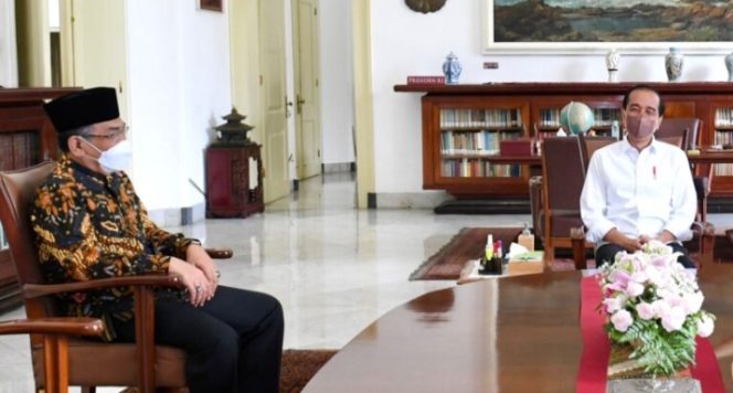 
					Ket foto: Presiden Joko Widodo menerima Ketua Umum Pengurus Besar Nahdlatul Ulama (PBNU) terpilih, K.H. Yahya Cholil Staquf atau akrab disapa Gus Yahya, di Istana Kepresidenan Bogor, pada Rabu, 29 Desember 2021. Foto: BPMI Setpres/Kris.