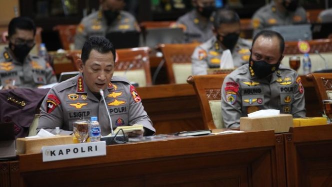 
					Ket foto: Kapolri Jenderal Listyo Sigit Prabowo saat memaparkan kinerja Polri di Rapat Kinerja Komisi III DPR, Jakarta Pusat, Senin (24/1/2022). (DivHumPol)