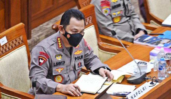 
					Ket foto: Kapolri Jenderal Listyo Sigit Prabowo dalam keterangannya, Rabu (26/1/2022). (DivHumPol)