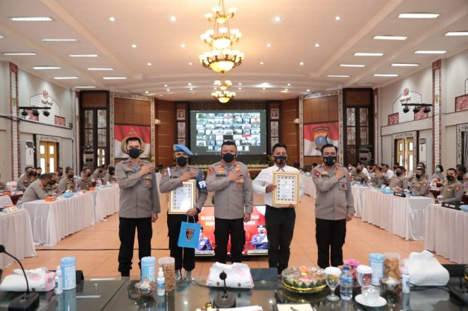 
					Ket foto: Kadiv Propam Polri, Ferdy Sambo, dalam pertemuan di Polda Sumut, Rabu (12/1/2022 (DivHumPol)