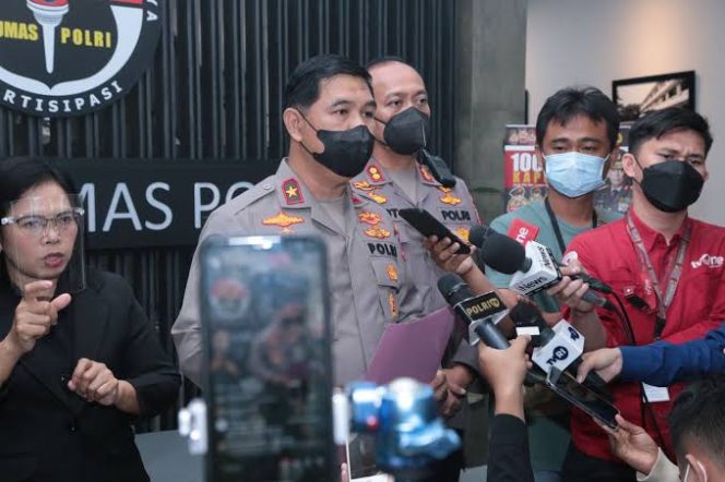 
					Ket foto: Kepala Bagian Penerangan Umum Divisi Humas Polri Brigjen Ahmad Ramadhan kepada wartawan, Sabtu (1/1/2022). (DivHumPol)