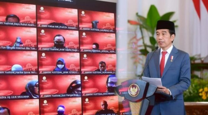 
					Ket foto: Presiden Joko Widodo menyampaikan sambutan pada Sidang Istimewa Laporan Tahunan Mahkamah Agung Republik Indonesia tahun 2021 secara virtual di Istana Negara, Jakarta. (Foto: BPMI Setpres/Muchlis Jr)