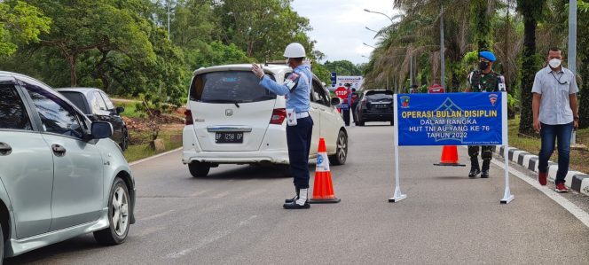 
					Satpomau Lanud Hang Nadim Adakan Operasi Bulan Disiplin