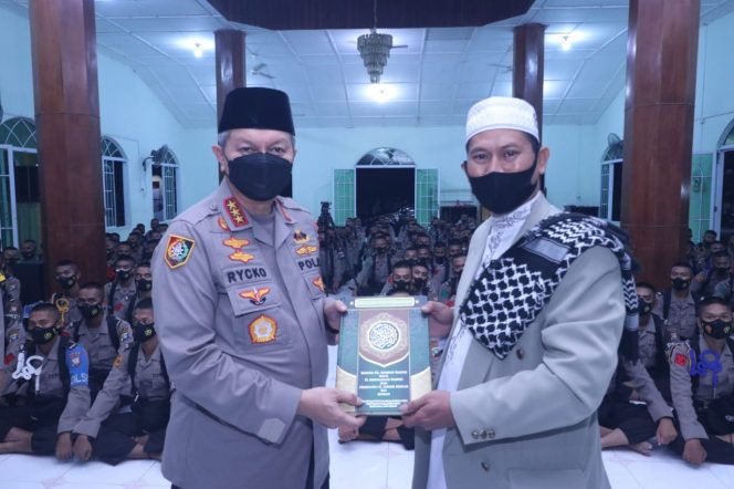 
					Kunjungan Kerja Kalemdiklat Polri Di SPN Polda Kepri Tanjung Batu