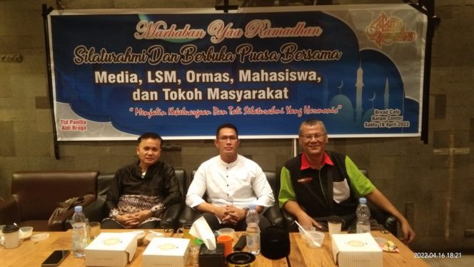 
					Jalin Silaturahmi Aldi Braga Bersama LSM, Ormas, Mahasiswa Dan Para Awak Media Di Sun Bread Lotte Mart