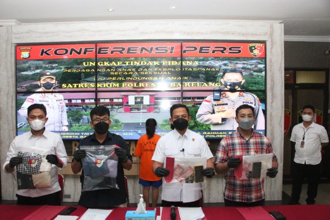 
					Polres Barelang Ungkap Pelaku Tindak Pidana Perdagangan Anak Di Bawah Umur