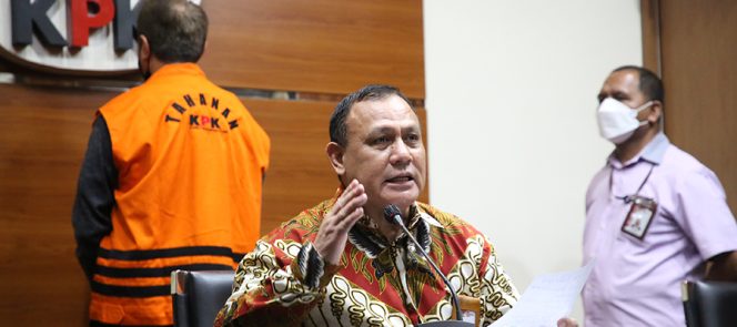 
					Ket foto: Ketua KPK Firli Bahuri saat jumpa pers di Gedung KPK, Jakarta, Selasa (24/5/2022). (HumKPK)