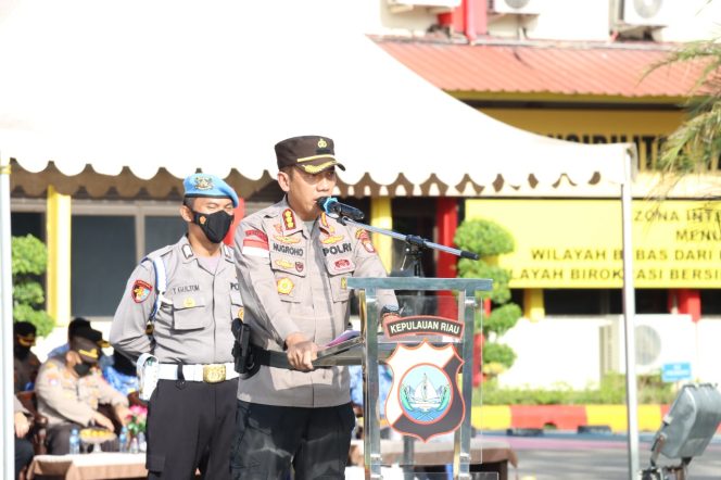 
					Kapolresta Barelang Pimpin Upacara 17 Hari Bulan Tingkat Kota Batam