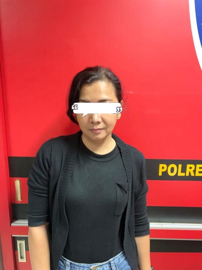 
					Miris! Wanita Berparas Cantik Di Ciduk Polisi, Diduga Tipu Konsumen Hingga Ratusan Juta Rupiah