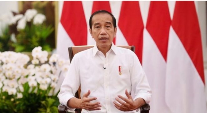 
					Ket foto: Presiden Joko Widodo memberikan keterangan terkait ekspor minyak goreng di Istana Merdeka, Jakarta, pada Kamis, 19 Mei 2022. Foto: BPMI Setpres.